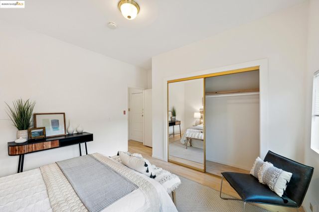 1420 E 33rd St, Oakland, CA 94602