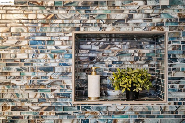 1420 E 33rd St, Oakland, CA 94602