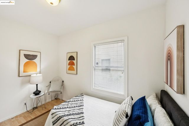 1420 E 33rd St, Oakland, CA 94602