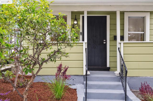 1420 E 33rd St, Oakland, CA 94602