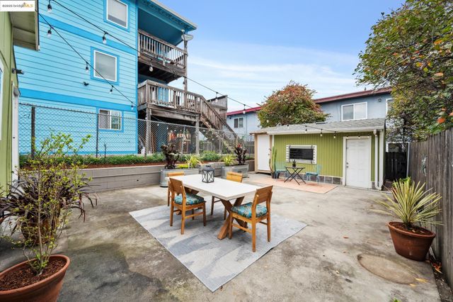 1420 E 33rd St, Oakland, CA 94602