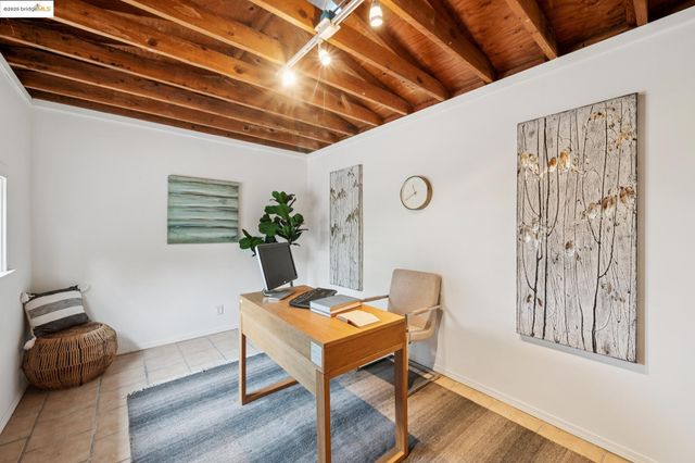 1420 E 33rd St, Oakland, CA 94602