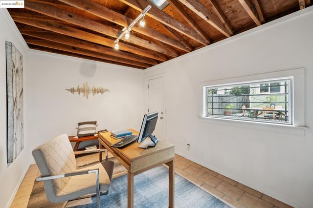 1420 E 33rd St, Oakland, CA 94602