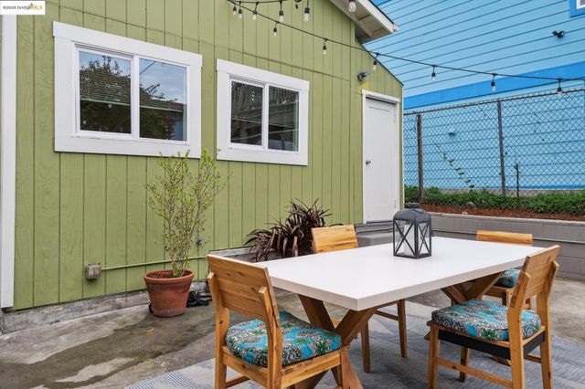 1420 E 33rd St, Oakland, CA 94602