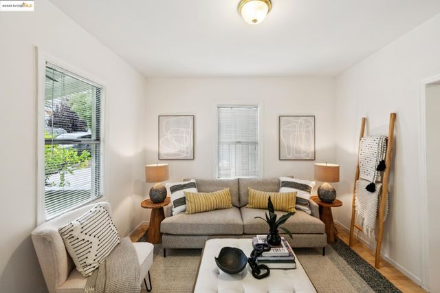 1420 E 33rd St, Oakland, CA 94602