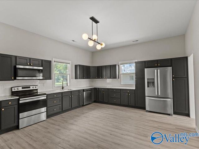3012 Triana Blvd, Huntsville, AL 35805