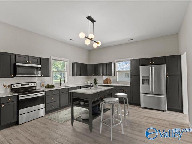 3012 Triana Blvd, Huntsville, AL 35805