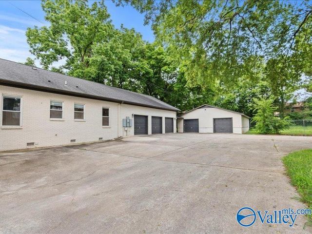 3012 Triana Blvd, Huntsville, AL 35805