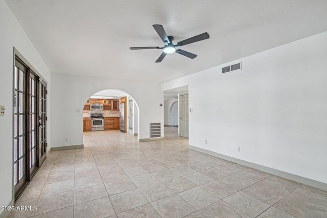 4662 E GRANDVIEW Road, Phoenix, AZ 85032
