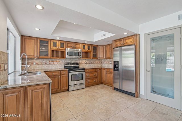 4662 E GRANDVIEW Road, Phoenix, AZ 85032