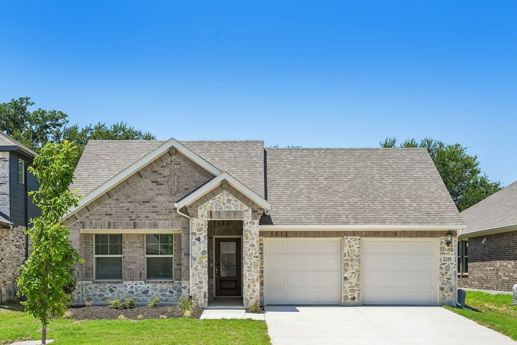 2208 Nicole Drive, Denton, TX 76208