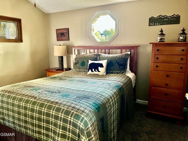 3512 Brook Stone Way, Pigeon Forge, TN 37863