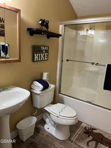 3512 Brook Stone Way, Pigeon Forge, TN 37863