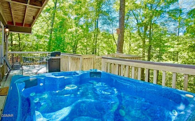 3512 Brook Stone Way, Pigeon Forge, TN 37863