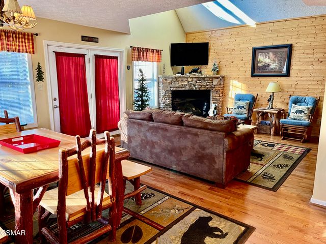 3512 Brook Stone Way, Pigeon Forge, TN 37863