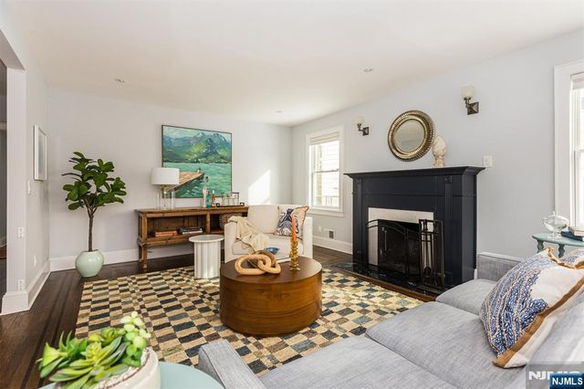 17 Glen Ridge Parkway, Bloomfield, NJ 07003