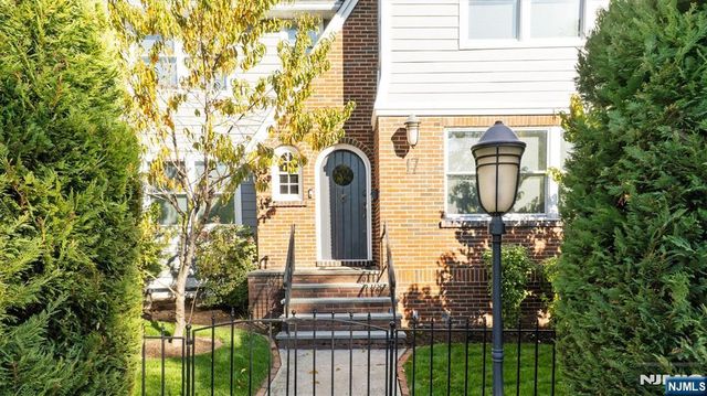 17 Glen Ridge Parkway, Bloomfield, NJ 07003