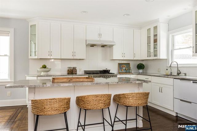 17 Glen Ridge Parkway, Bloomfield, NJ 07003