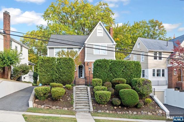 17 Glen Ridge Parkway, Bloomfield, NJ 07003