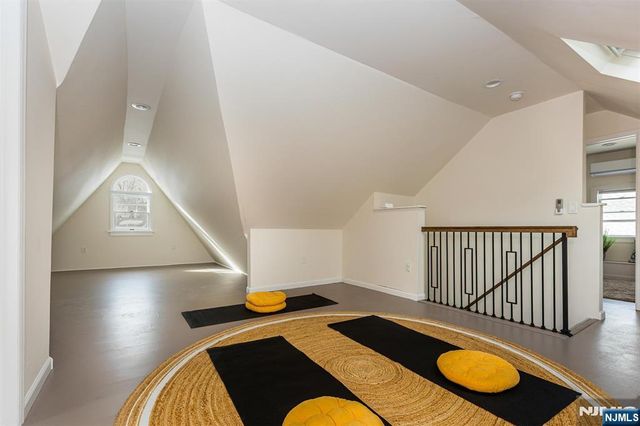 17 Glen Ridge Parkway, Bloomfield, NJ 07003