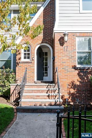 17 Glen Ridge Parkway, Bloomfield, NJ 07003