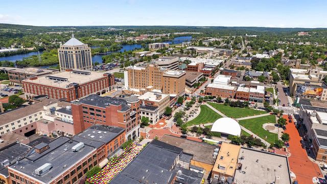 330 N THIRD STREET #Palladian Condos uni, Wausau, WI 54403