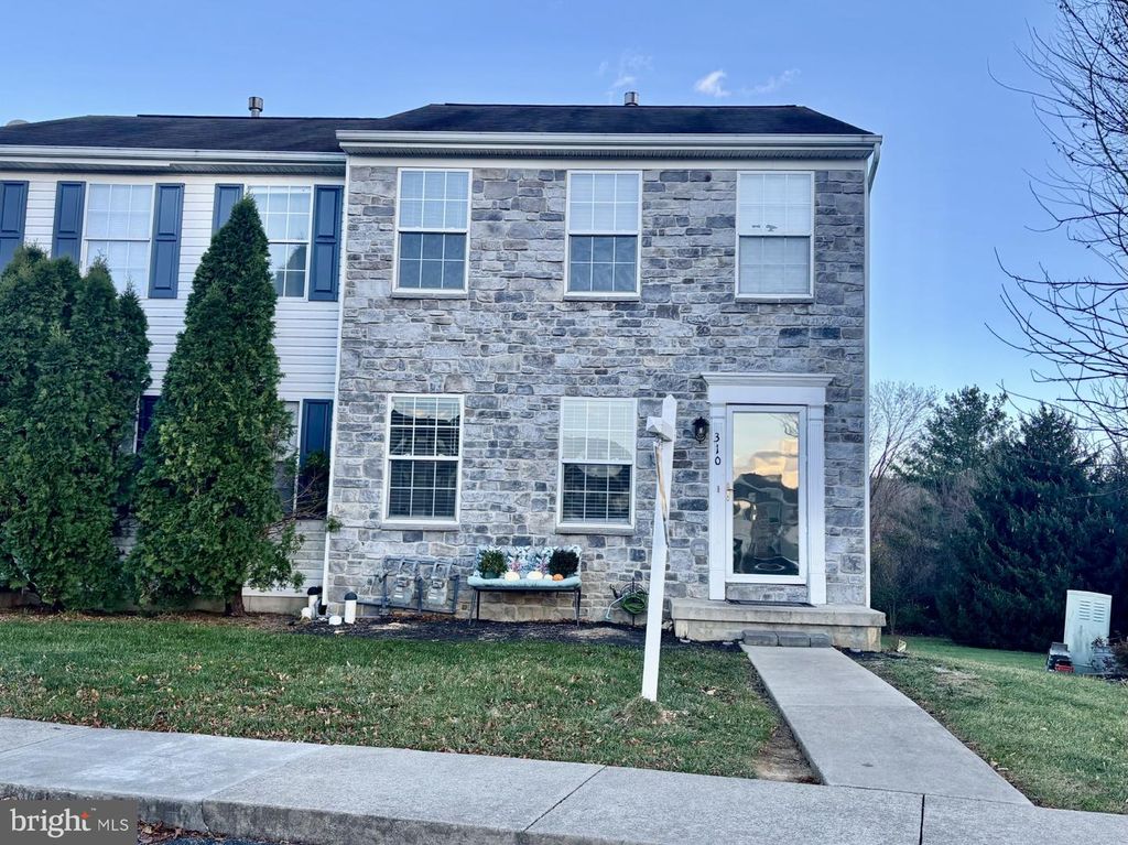 310 CHARLES CIR, York, PA 17406