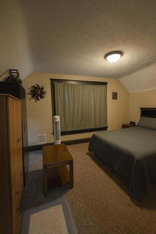 602 Plain, La Porte, IN 46350