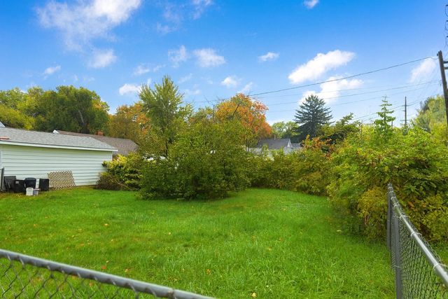 602 Plain, La Porte, IN 46350