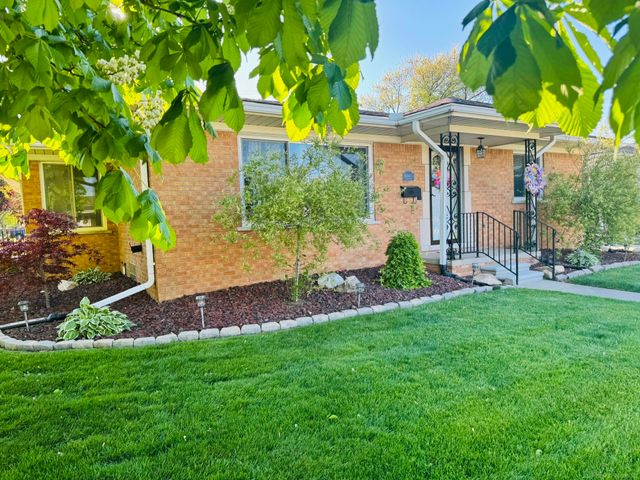 30601 Taylor Street, St Clair Shores, MI 48082