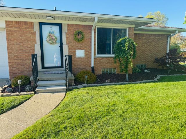 30601 Taylor Street, St Clair Shores, MI 48082