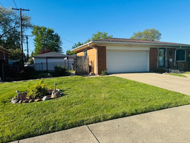 30601 Taylor Street, St Clair Shores, MI 48082