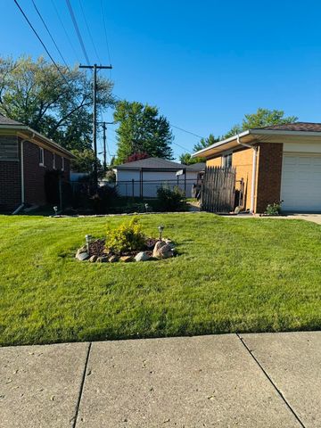 30601 Taylor Street, St Clair Shores, MI 48082
