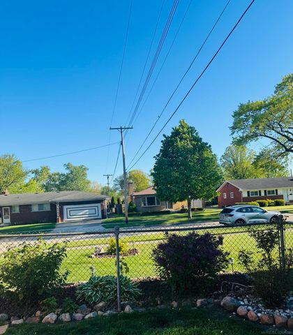 30601 Taylor Street, St Clair Shores, MI 48082