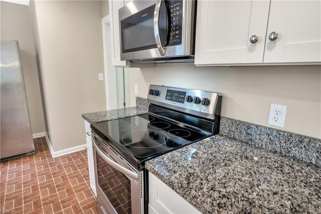113 Glovers CT, Chesapeake, VA 23322