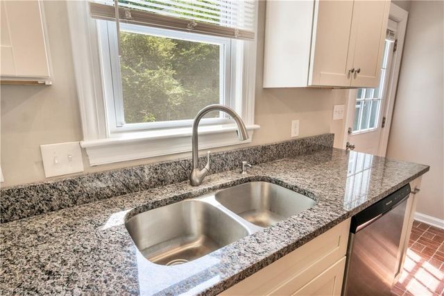 113 Glovers CT, Chesapeake, VA 23322