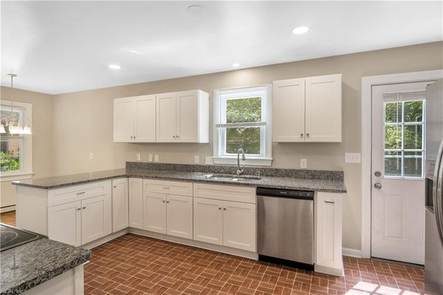 113 Glovers CT, Chesapeake, VA 23322