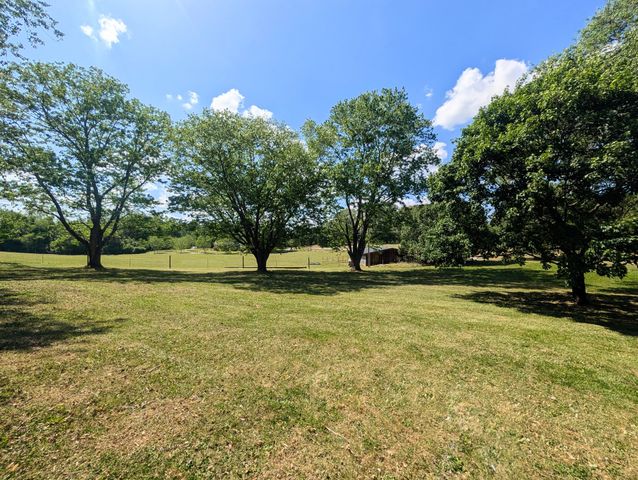 48 Andy Hillis Rd, Mcminnville, TN 37110