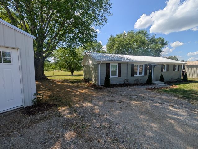 48 Andy Hillis Rd, Mcminnville, TN 37110