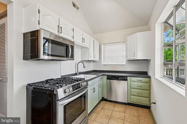 302 LINDEN AVE, Edgewater, MD 21037
