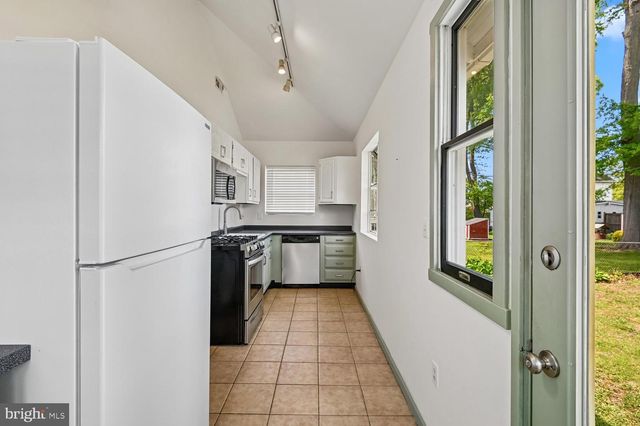302 LINDEN AVE, Edgewater, MD 21037