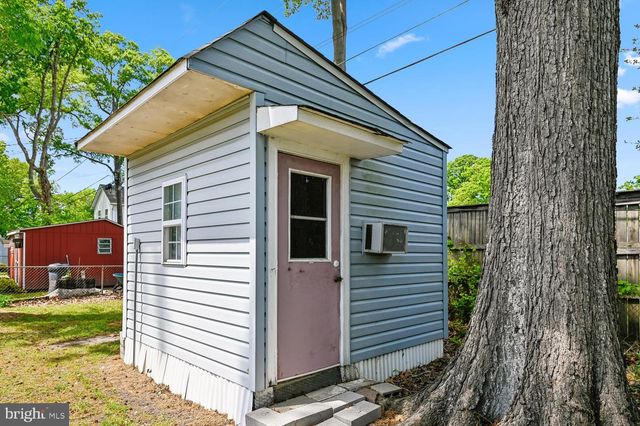 302 LINDEN AVE, Edgewater, MD 21037