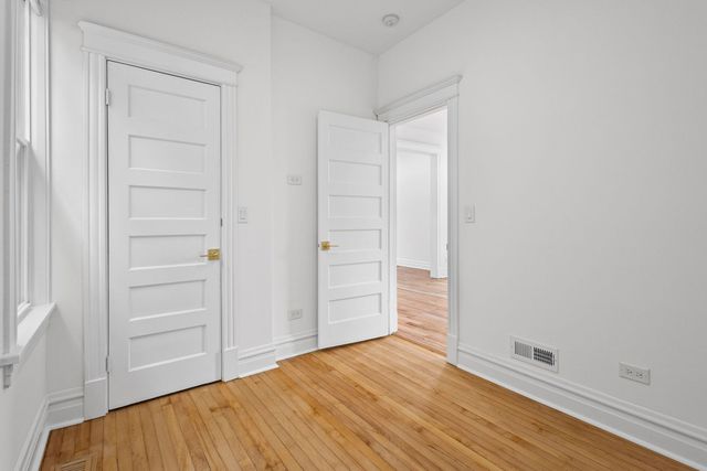 5652 S Shields Avenue, Chicago, IL 60621