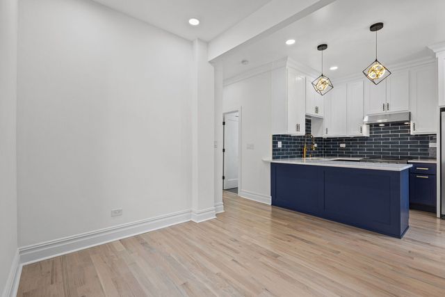 5652 S Shields Avenue, Chicago, IL 60621