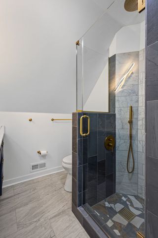 5652 S Shields Avenue, Chicago, IL 60621