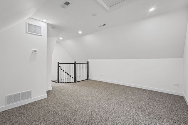 5652 S Shields Avenue, Chicago, IL 60621