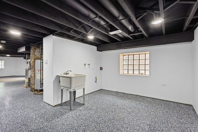 5652 S Shields Avenue, Chicago, IL 60621