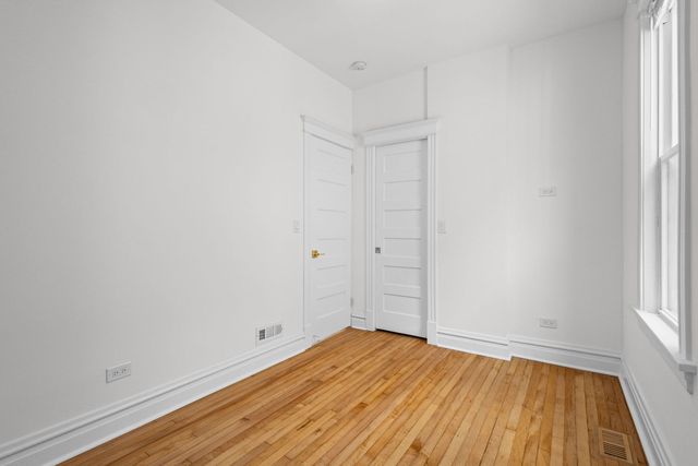 5652 S Shields Avenue, Chicago, IL 60621