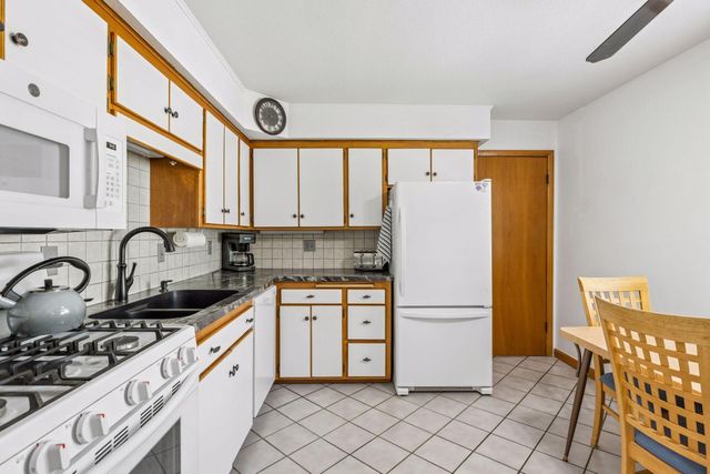 430 Arbor Street, Saint Paul, MN 55102