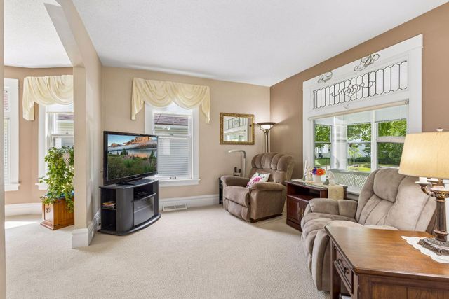 430 Arbor Street, Saint Paul, MN 55102